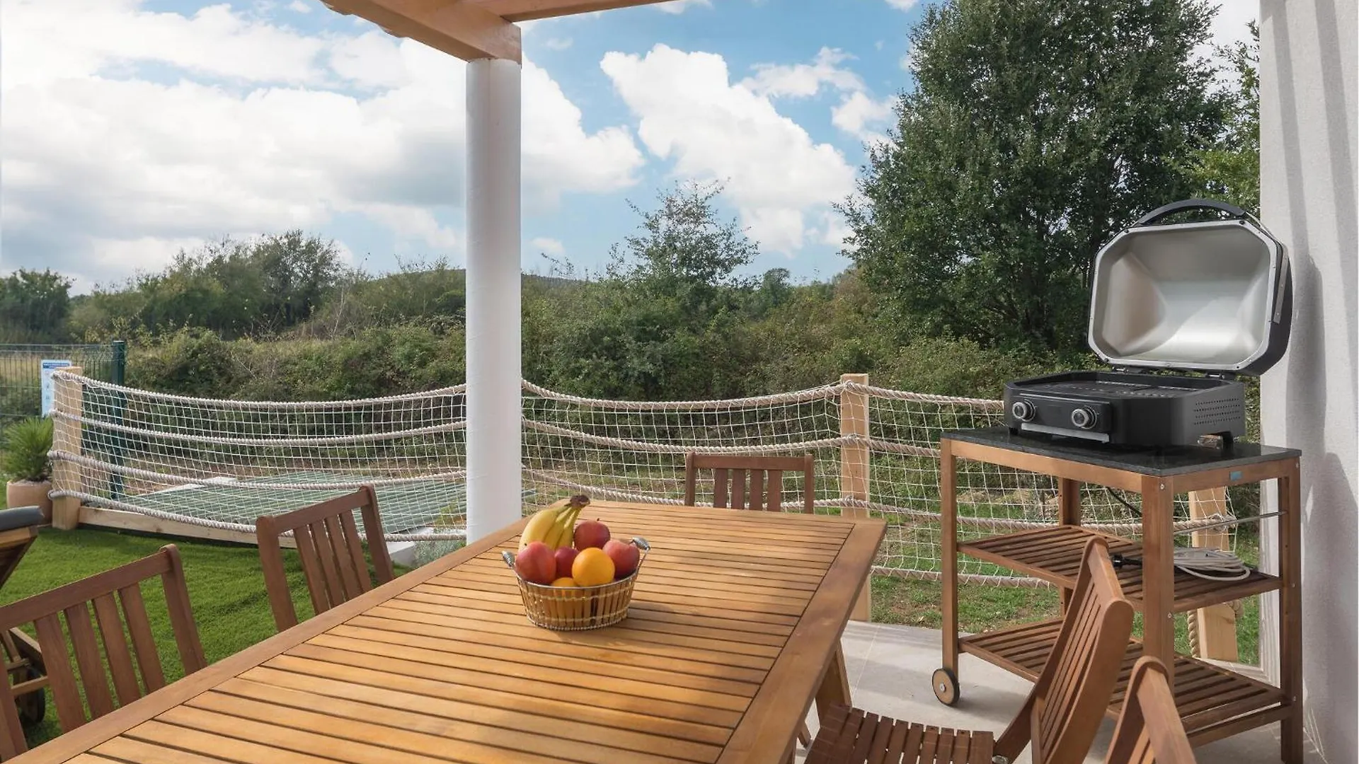 Amazing Home In Krmed With Kitchen Nyaraló